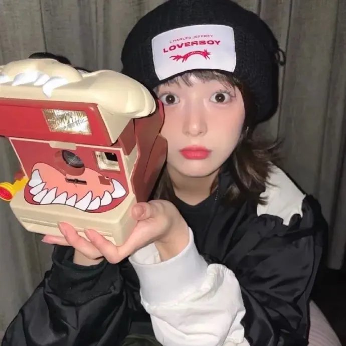 阴目侦信